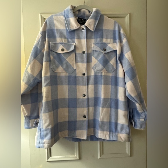 Jackets & Blazers - Blue and Cream Plaid Button-Up Shirt Jacket Size Large.   BNWT